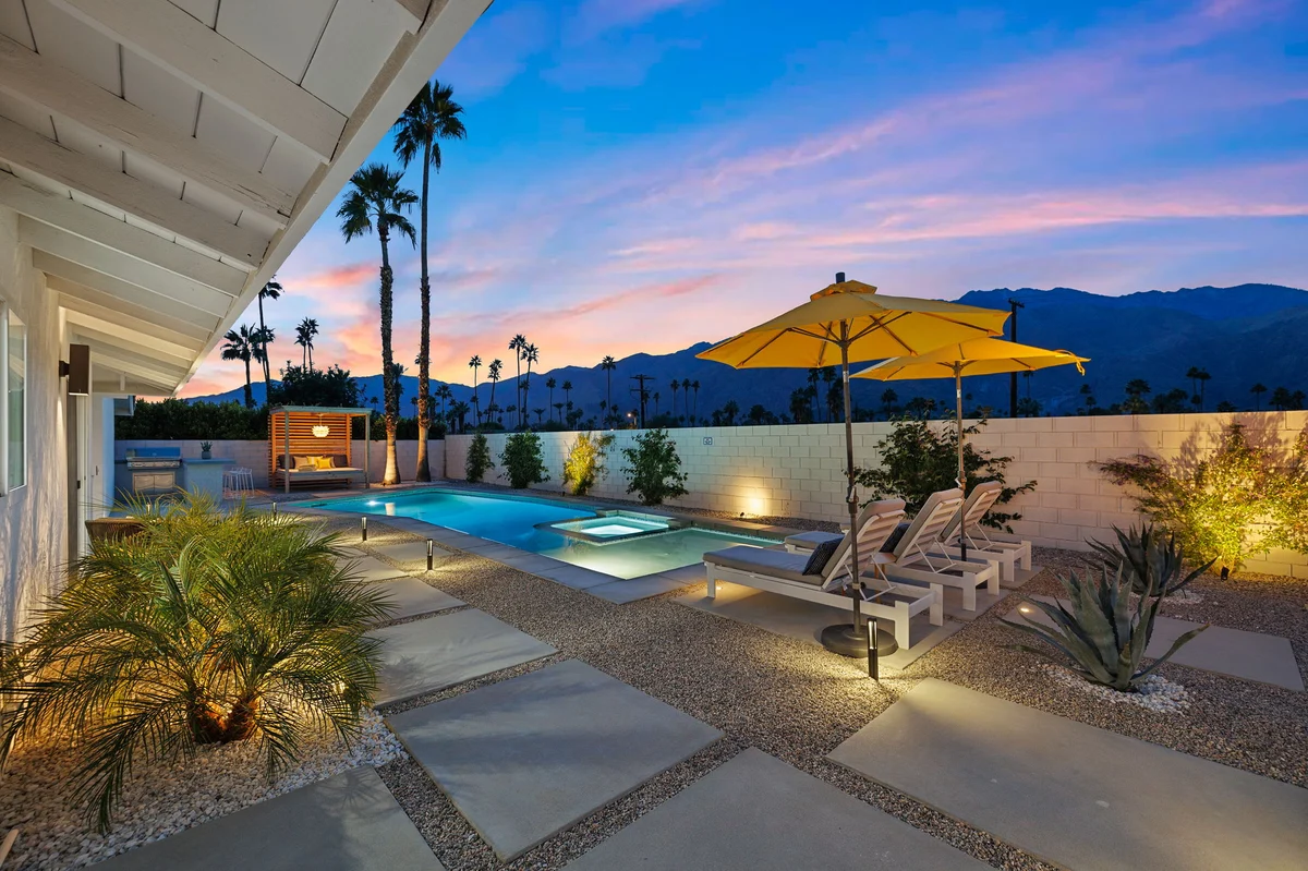 Home in Palm Springs property photo 3