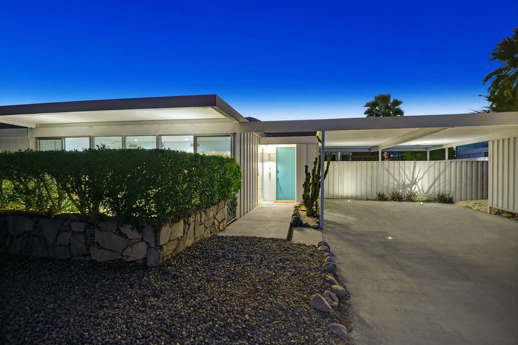 Home in Palm Springs property photo 5