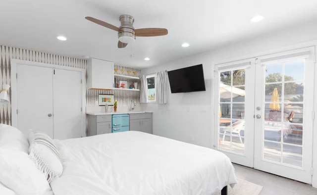 Bedroom 1 image 1