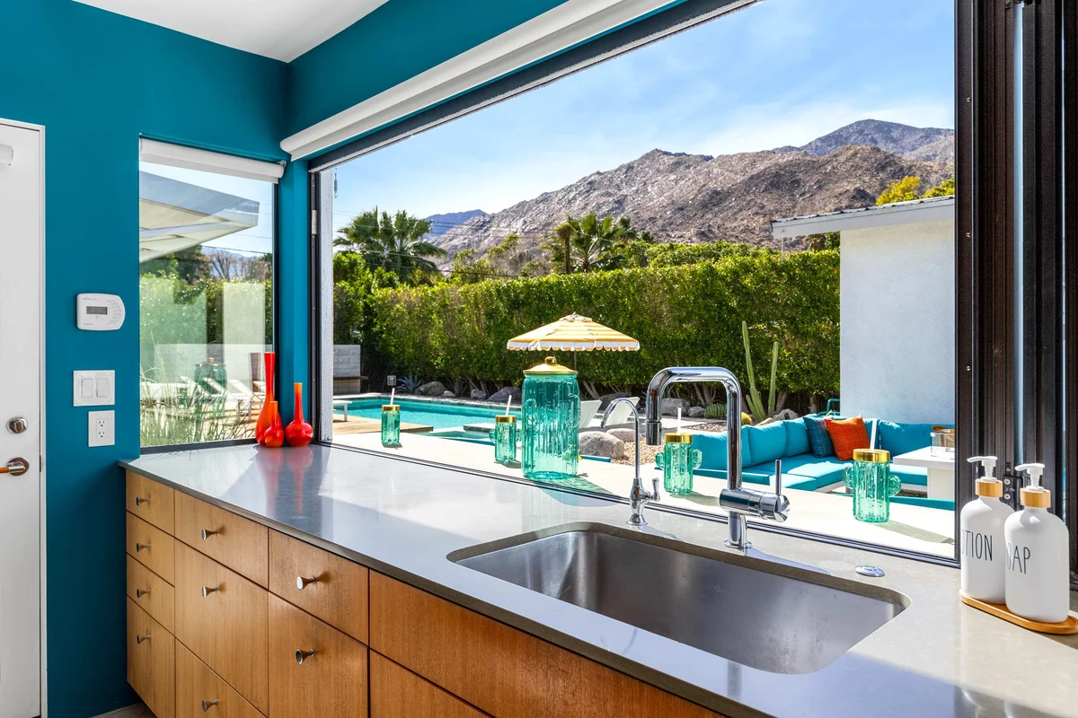 Luxury Home with Pool, Spa & Stunning Mountain Views property photo 3