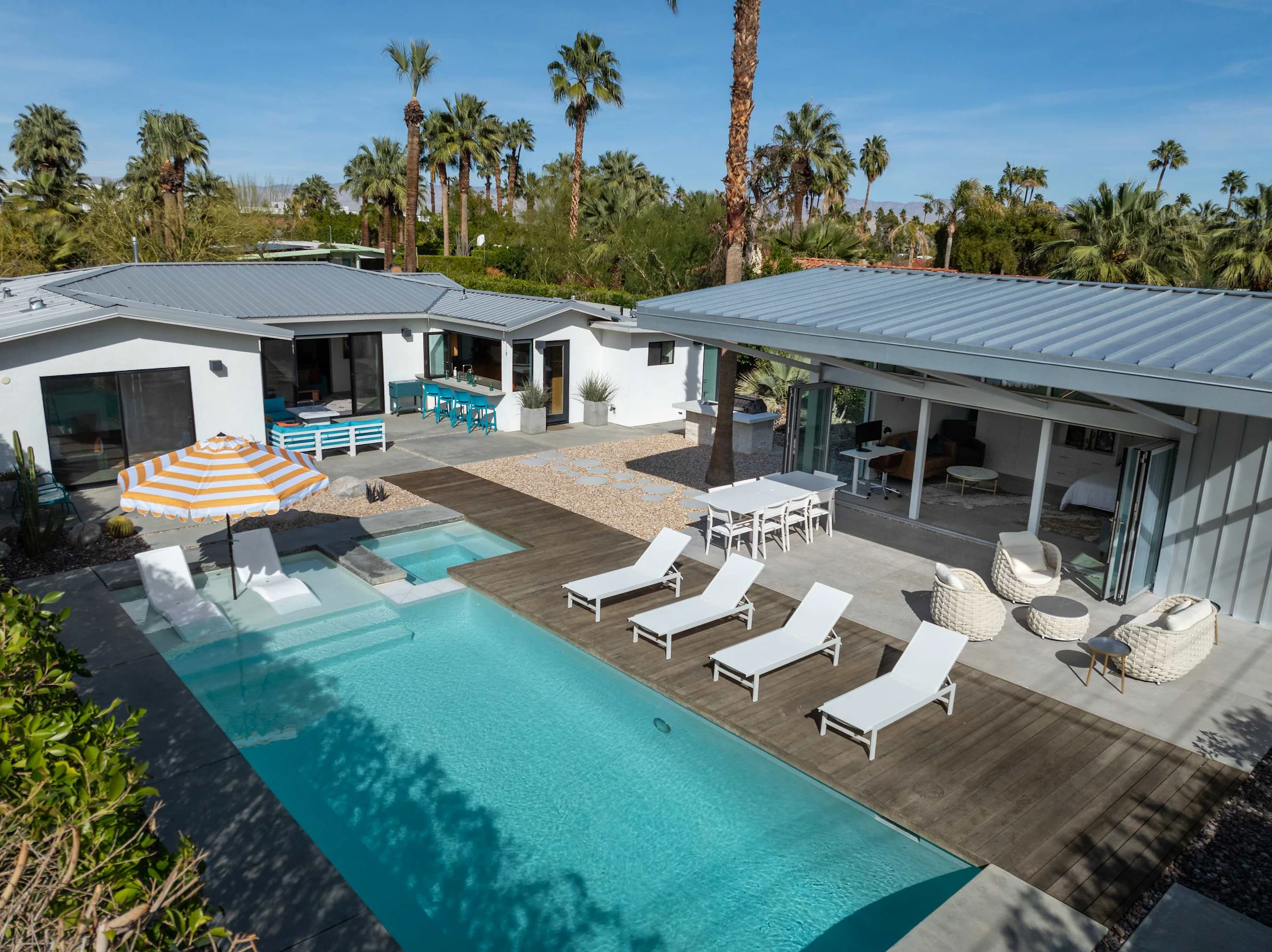 Home in Palm Springs property photo 1