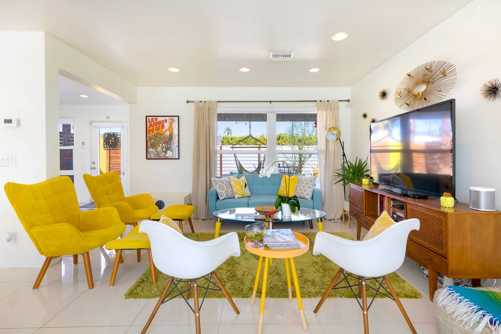 Home in Palm Springs property photo 4