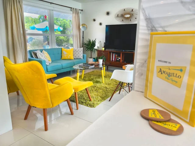 Living Room image 1