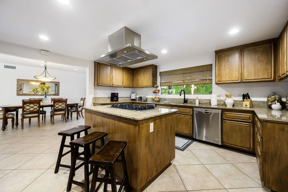 Home in Palm Desert property photo 3