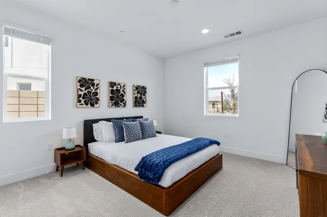 Bedroom 3 image 1