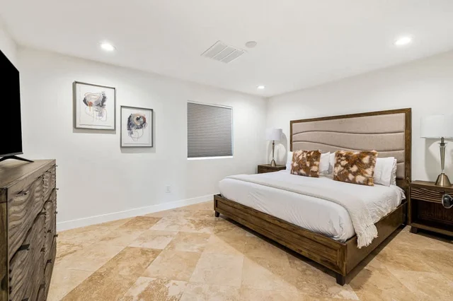 Bedroom 1 image 1