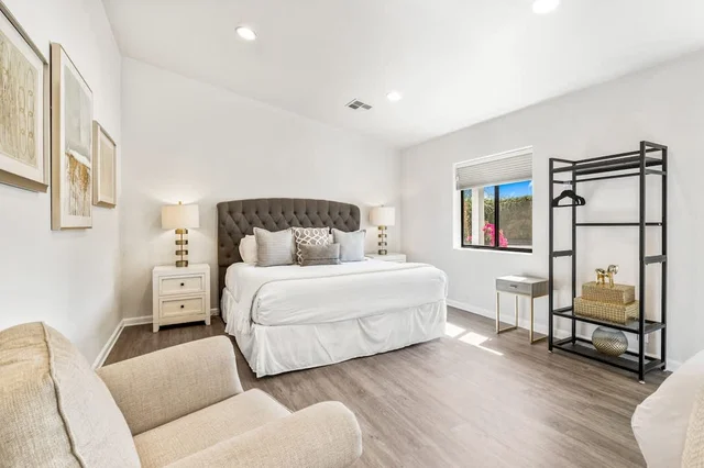 Bedroom 6 image 1