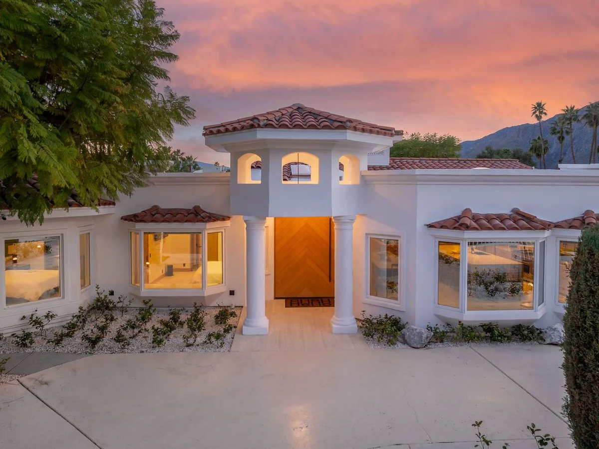 Home in Palm Springs property photo 3