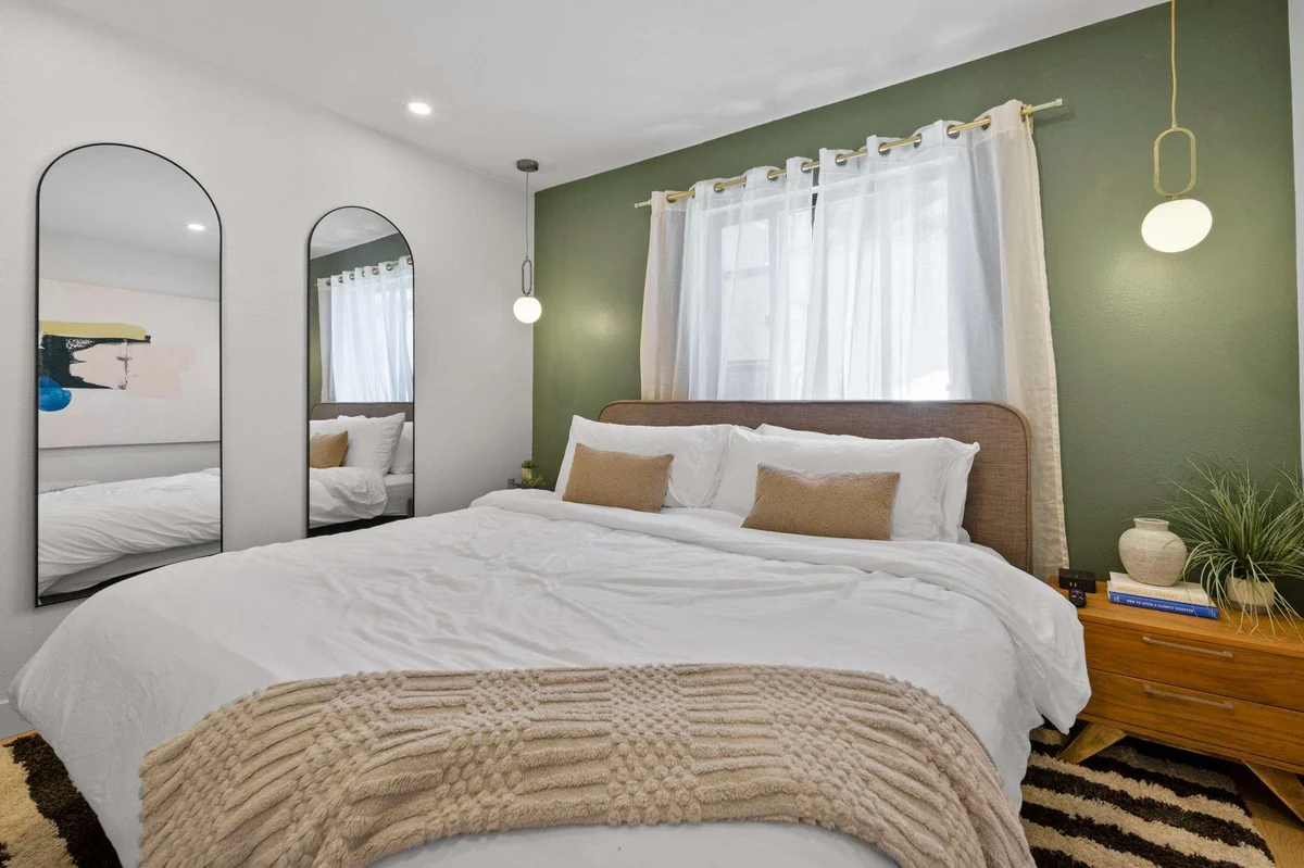 Bedroom 2 image 1