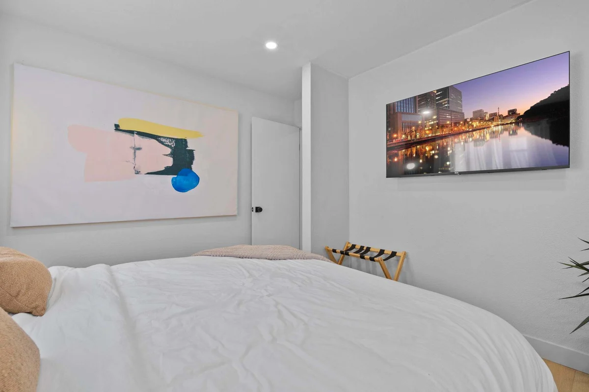 Bedroom 3 image 1