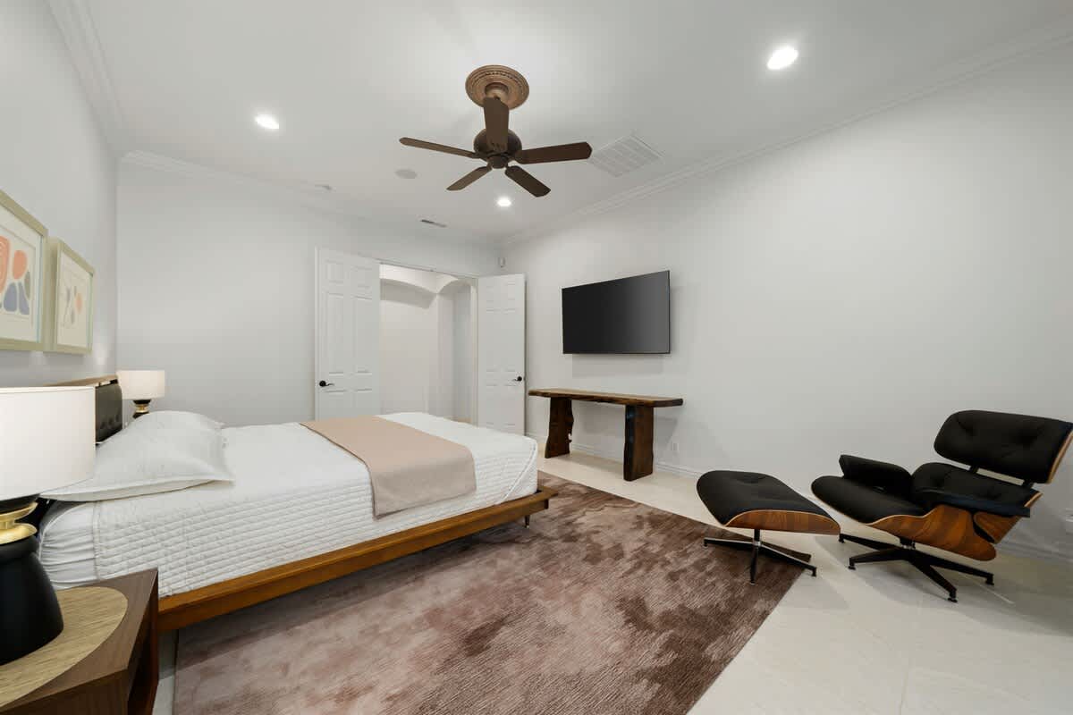 Bedroom 4 image 1