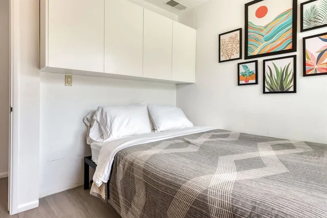 Bedroom 1 image 1