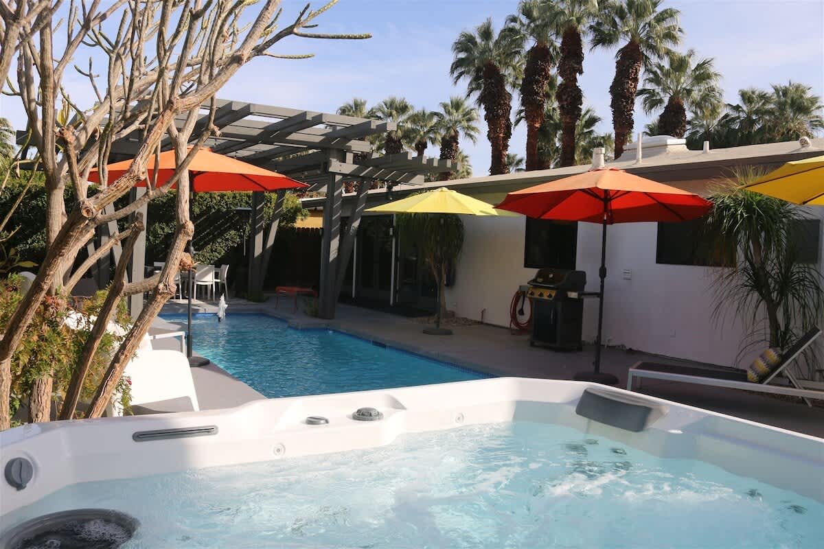 Home in Cathedral City property photo 4