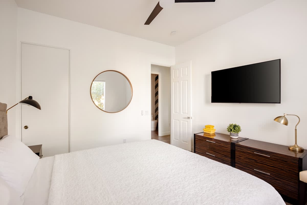 Bedroom 3 image 1
