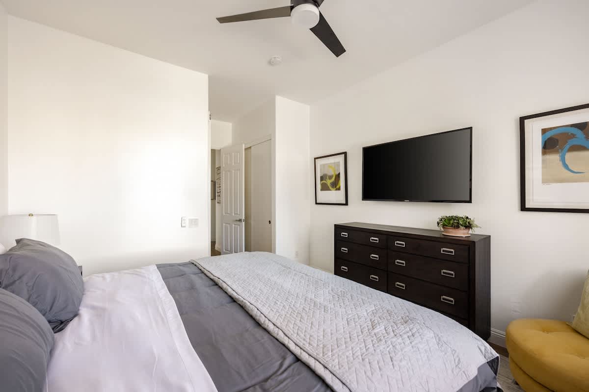 Bedroom 4 image 1