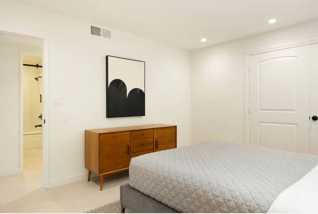 Bedroom 1 image 1