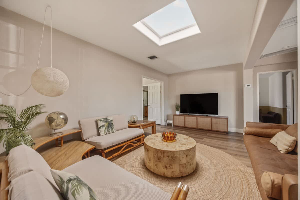Home in Palm Desert property photo 4
