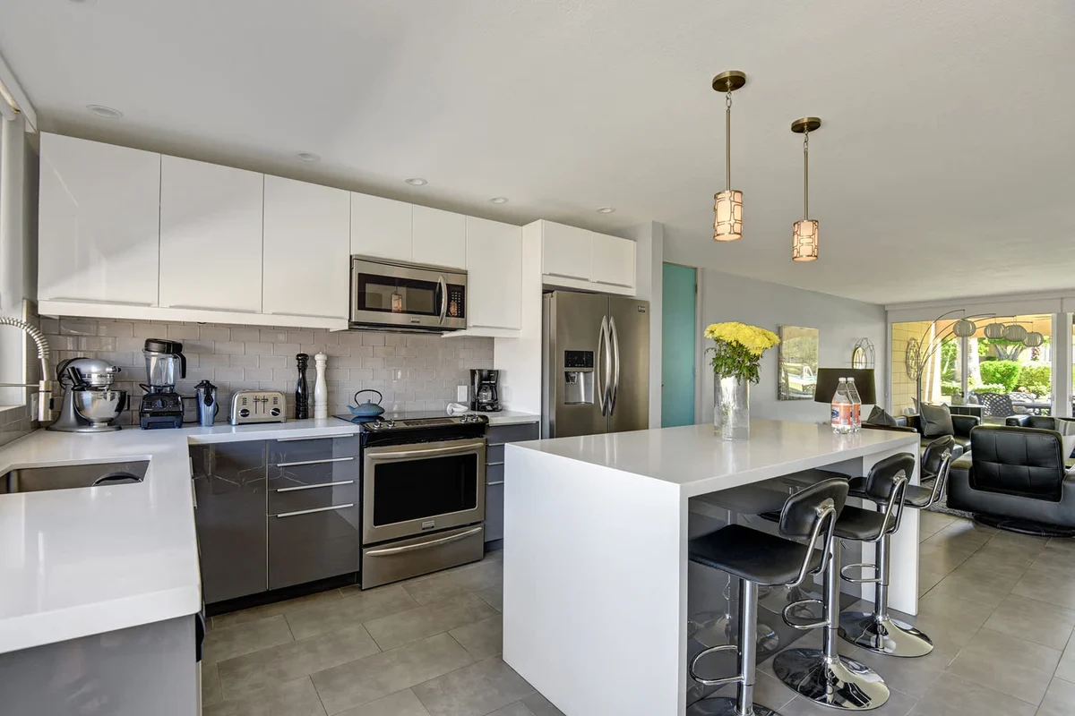 Condo in Palm Desert property photo 4