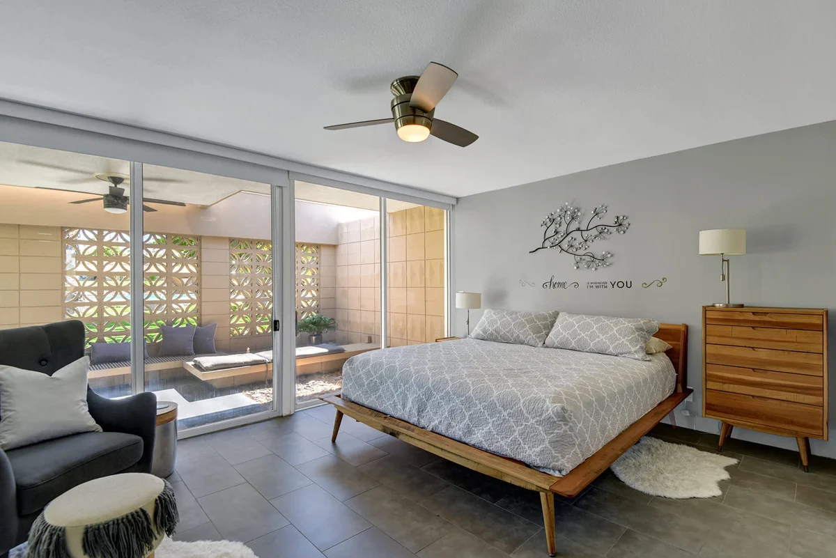 Condo in Palm Desert property photo 2