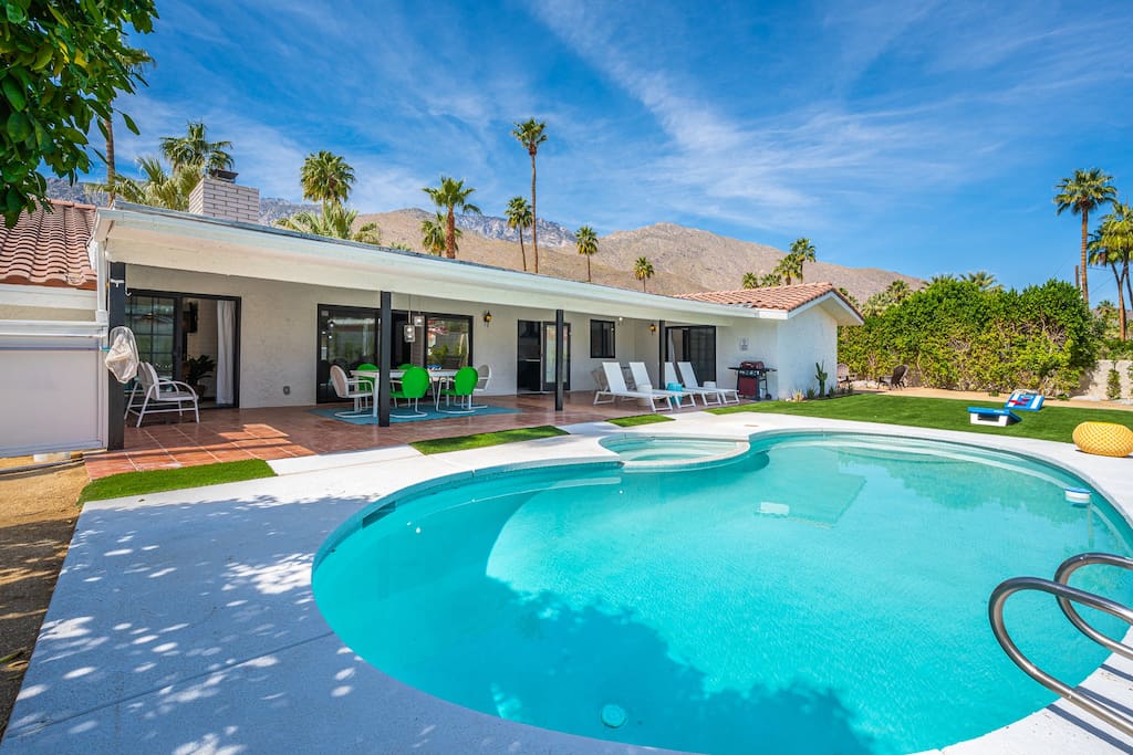 Home in Palm Springs property photo 3