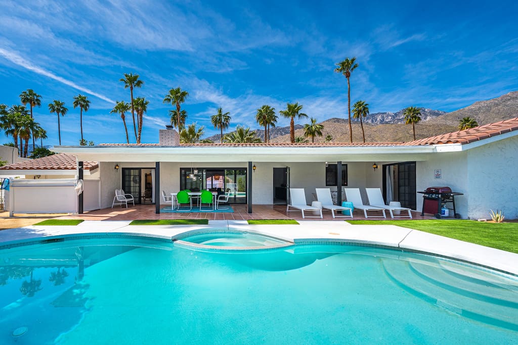 Home in Palm Springs property photo 2