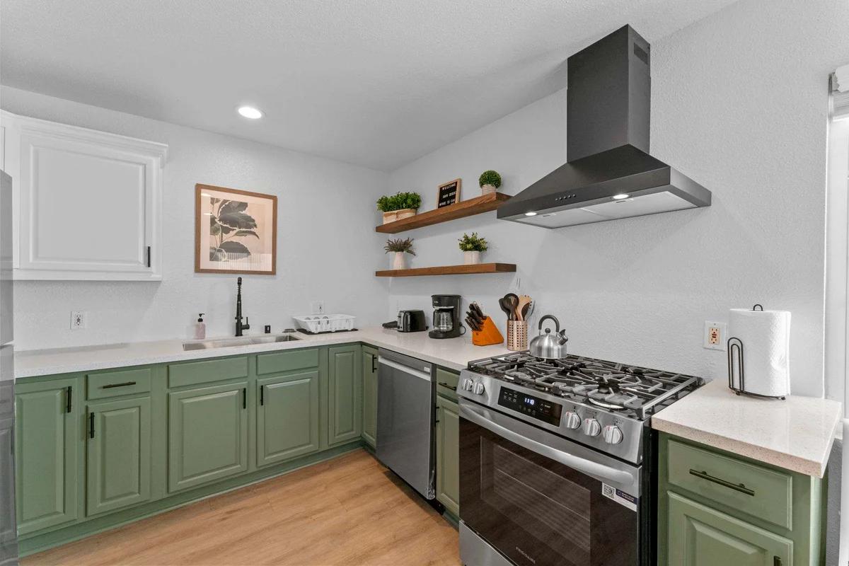 Apartment in San Diego property photo 5