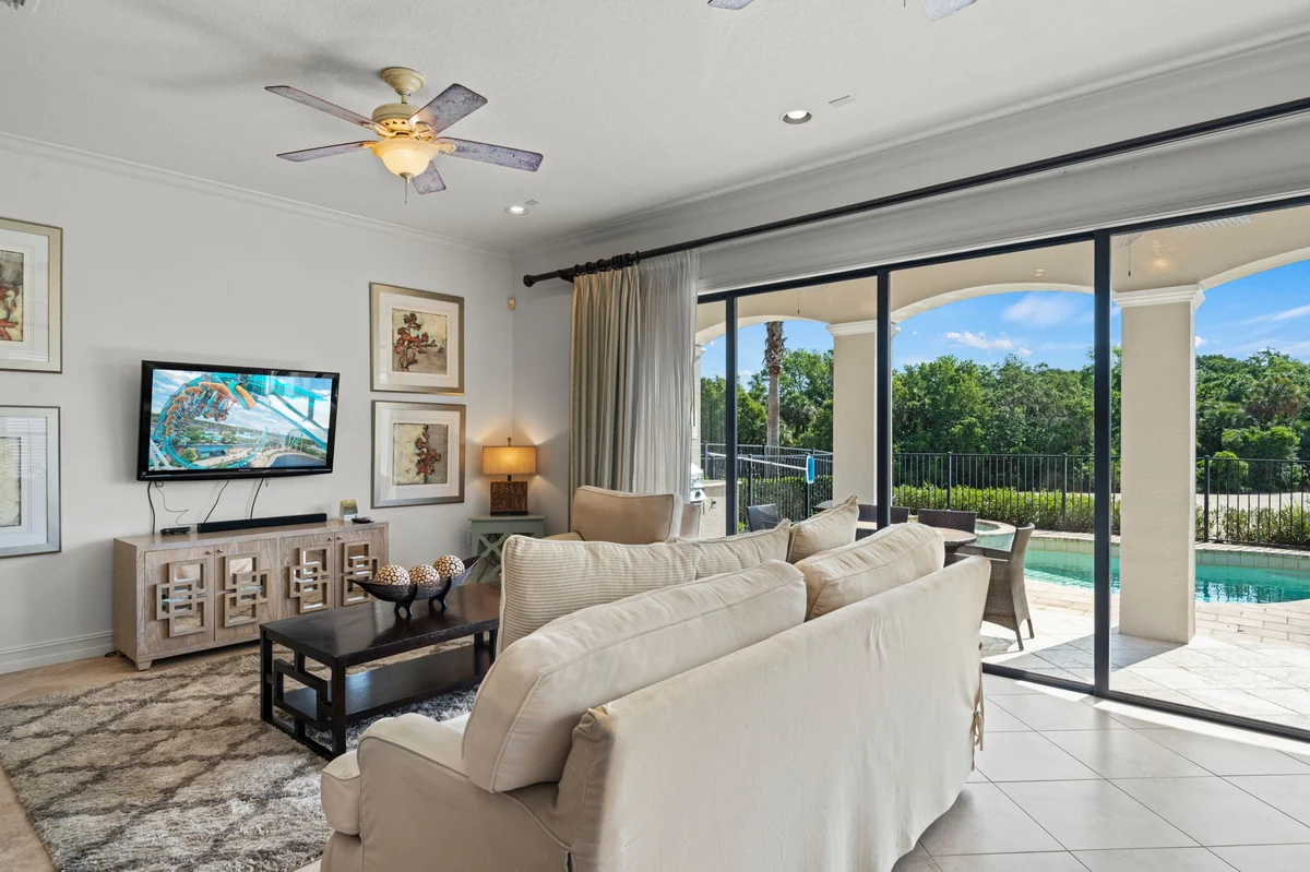 Home in Kissimmee property photo 2