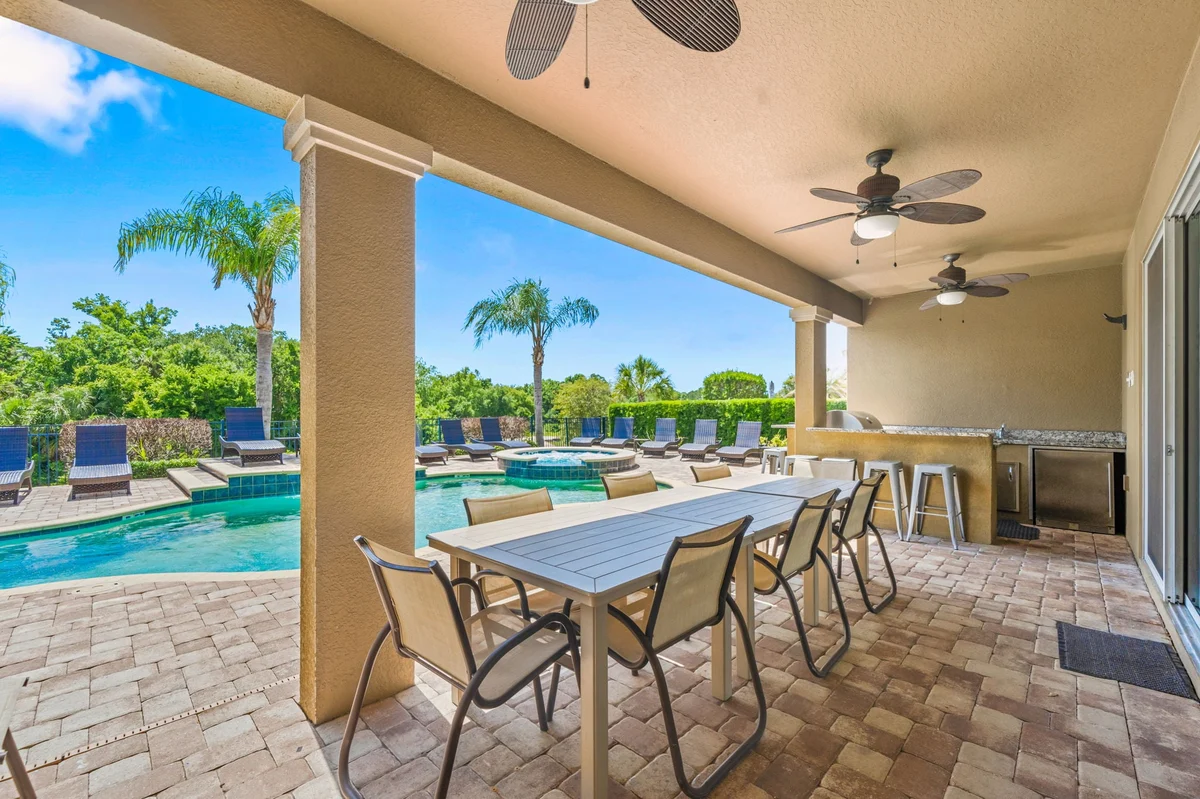 Home in Kissimmee property photo 2