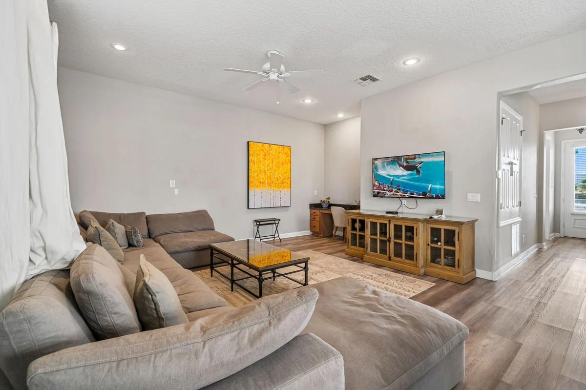 Home in Kissimmee property photo 2