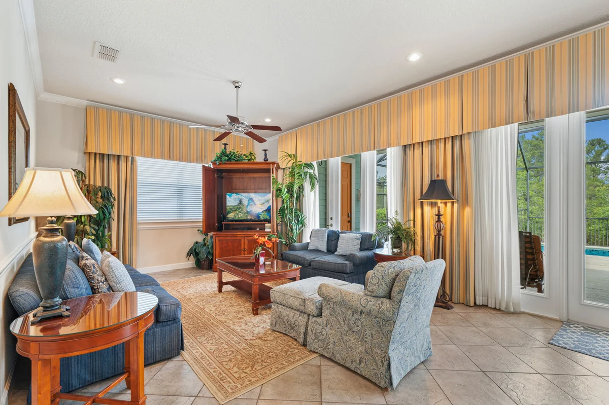 Home in Kissimmee property photo 2