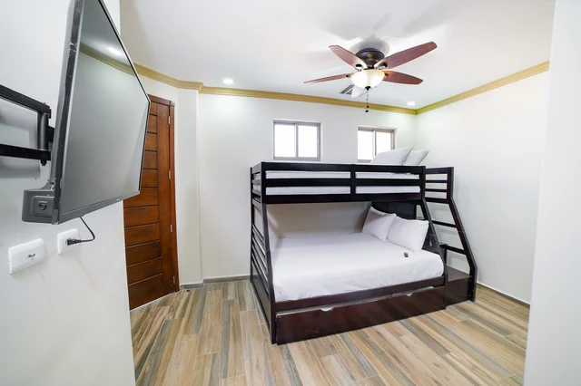 Bedroom 3 image 1
