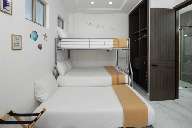 Bedroom 1 image 1