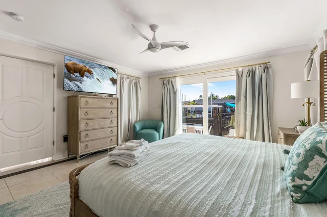 Bedroom 1 image 1
