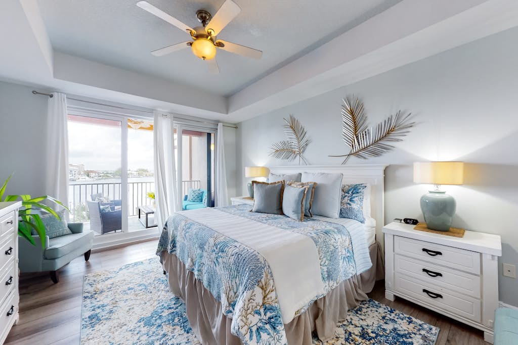 Condo in Clearwater Beach property photo 3