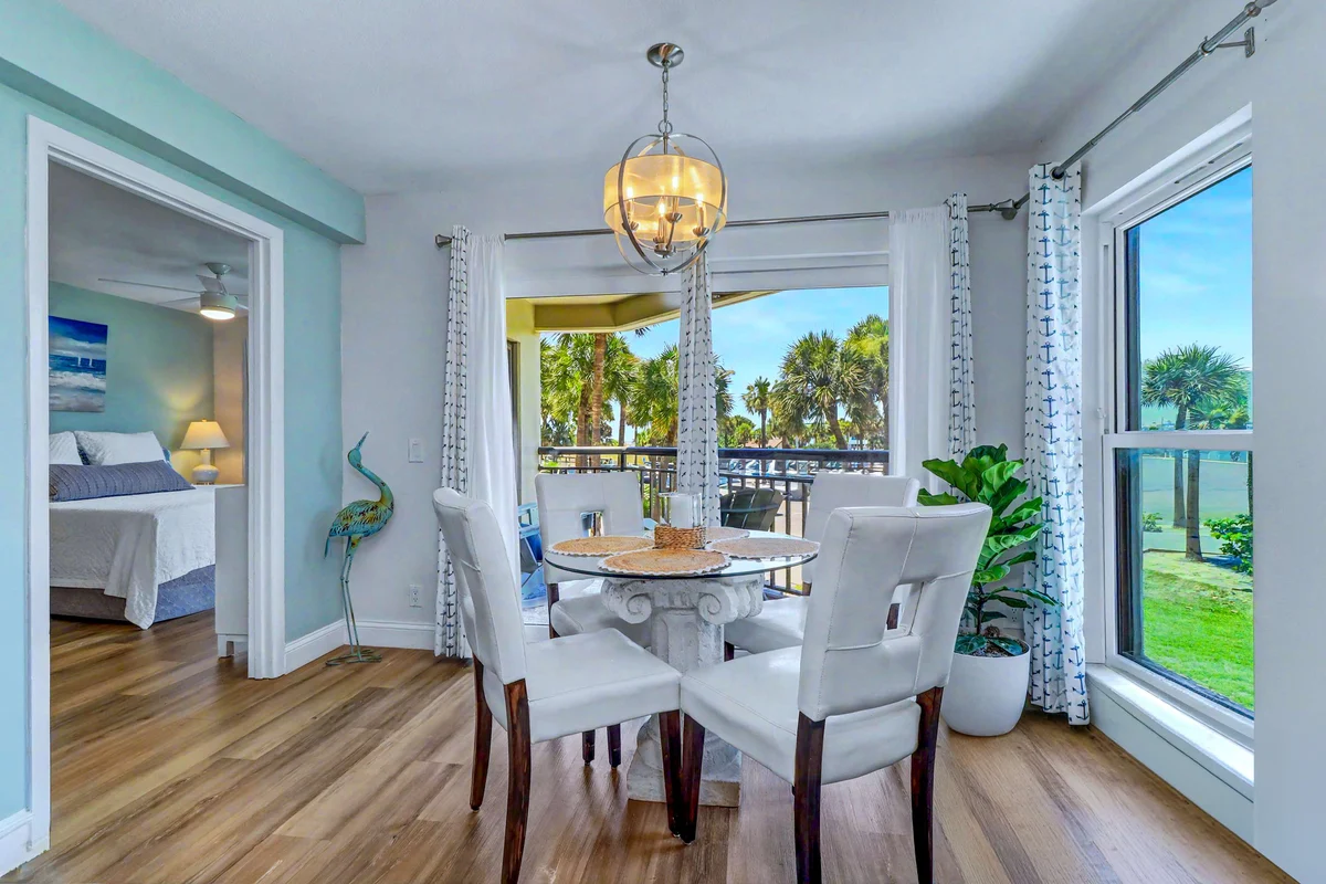 Condo in Saint Pete Beach property photo 4