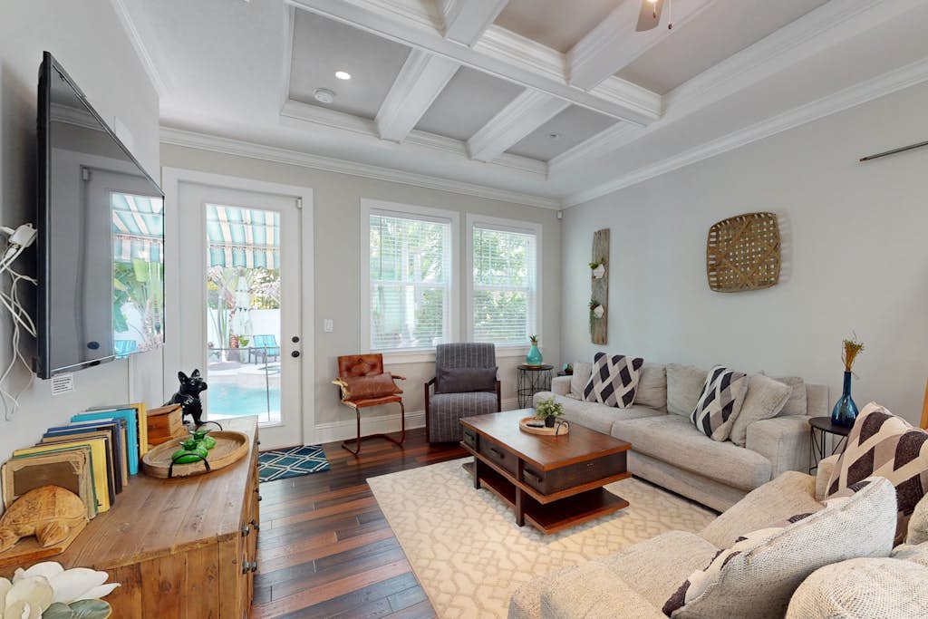 Home in Tampa property photo 5