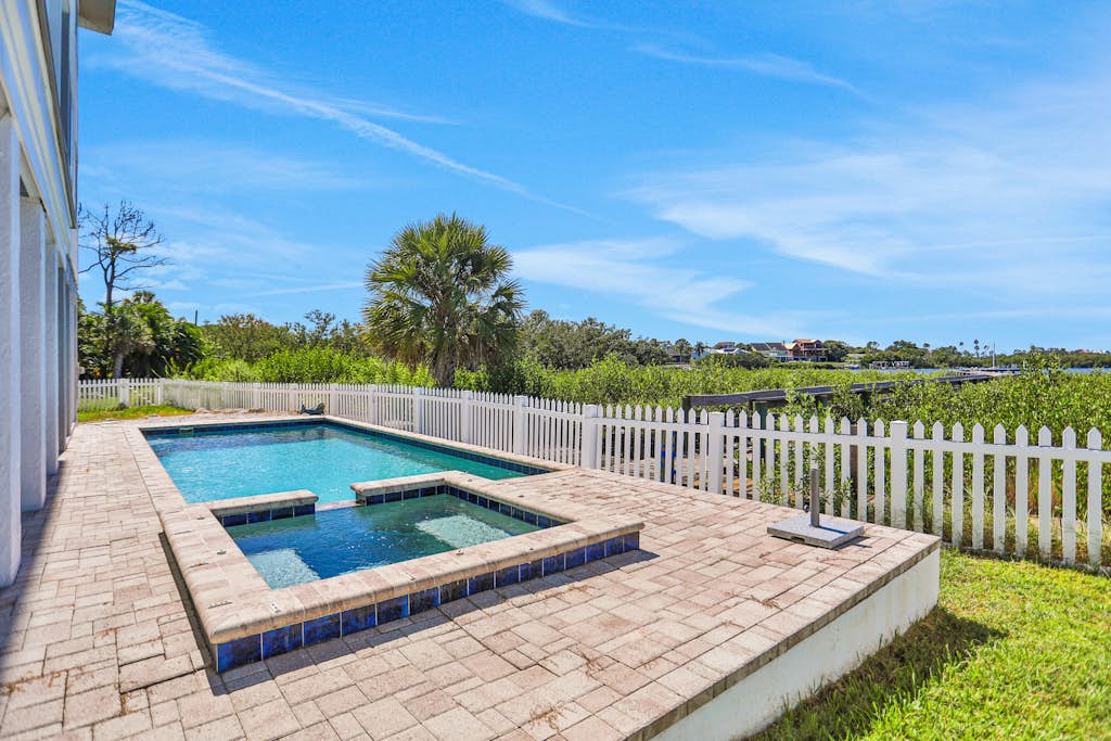 Home in Palm Harbor property photo 4