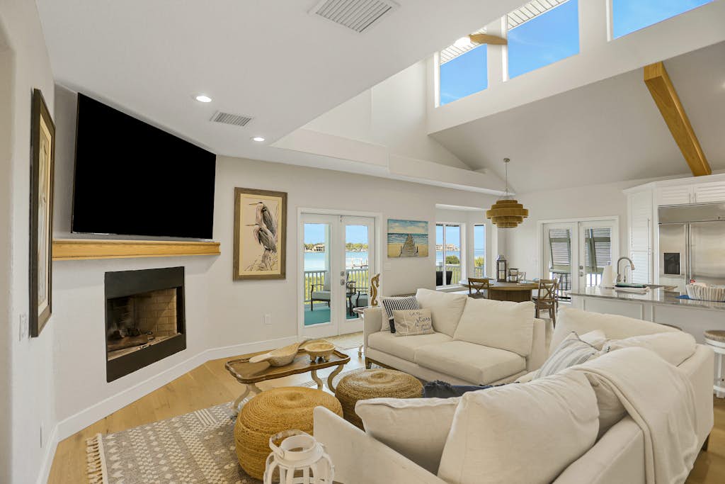 Home in Palm Harbor property photo 2