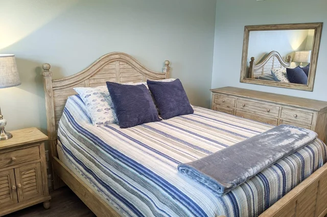 Bedroom 1 image 1