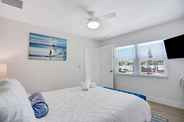 Bedroom 3 image 1