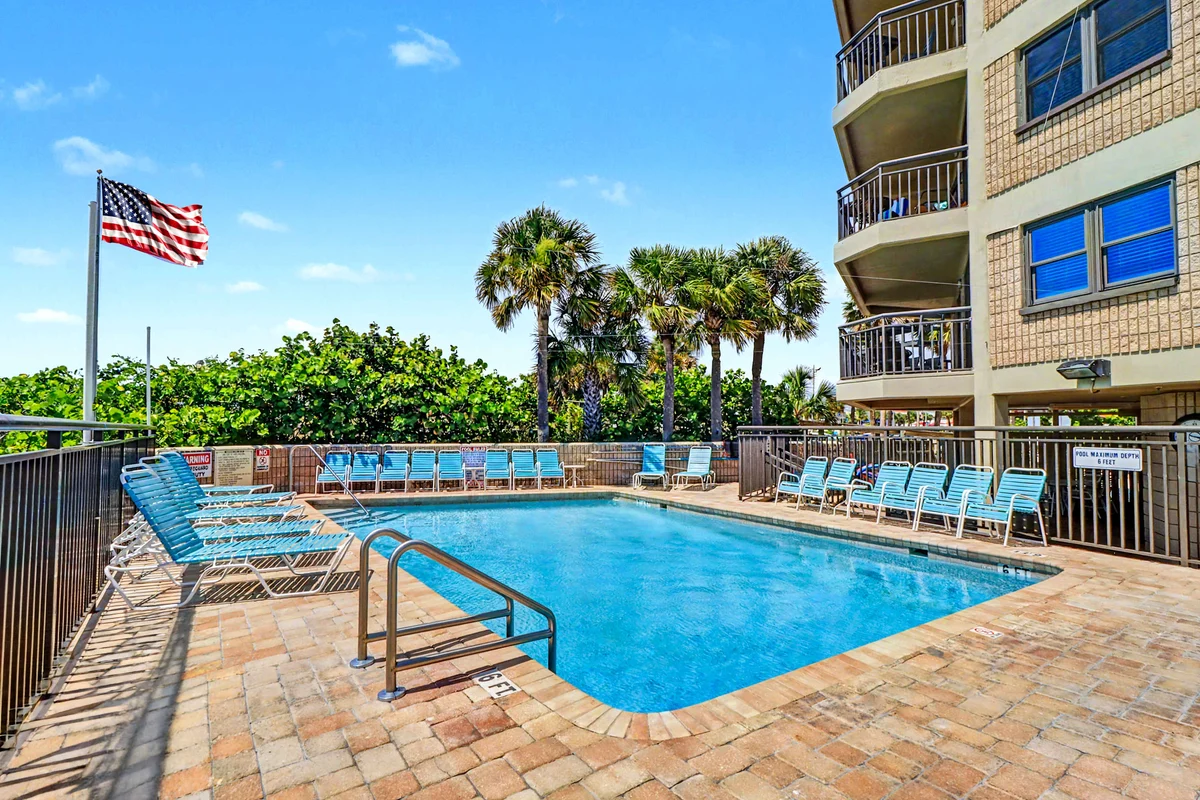 Condo in Saint Pete Beach property photo 3