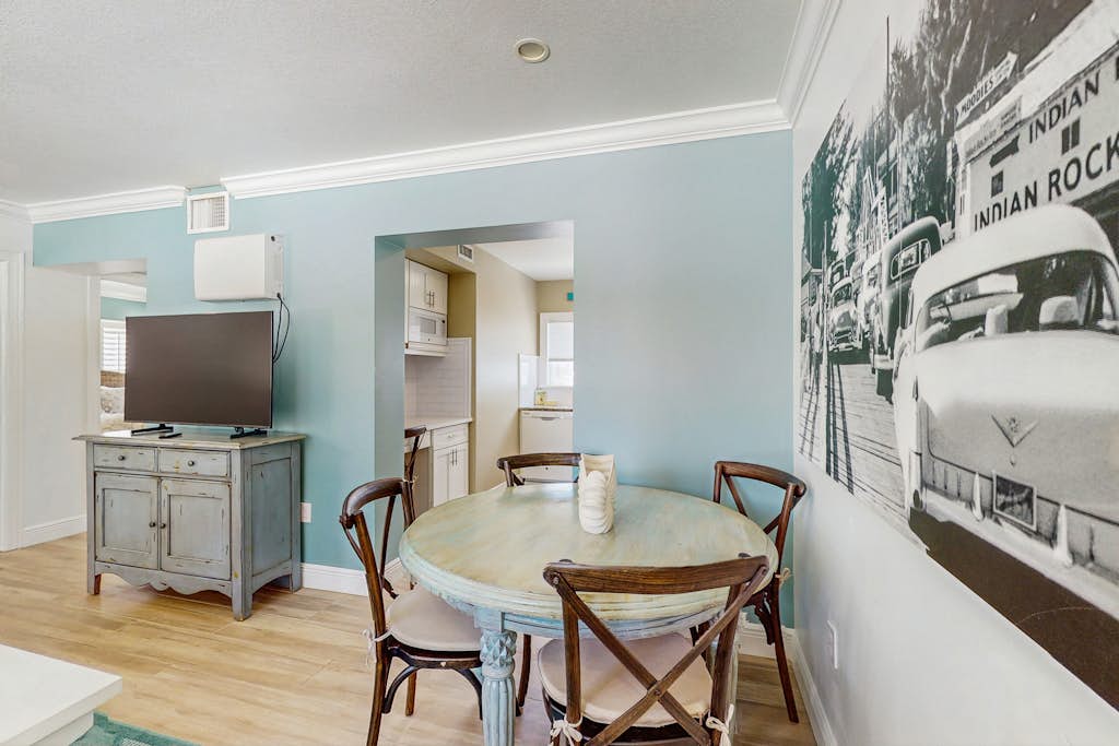 Condo in Indian Shores property photo 3