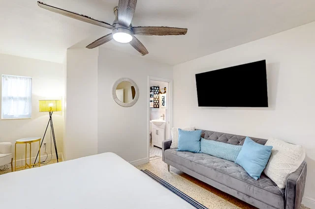 Bedroom 1 image 1