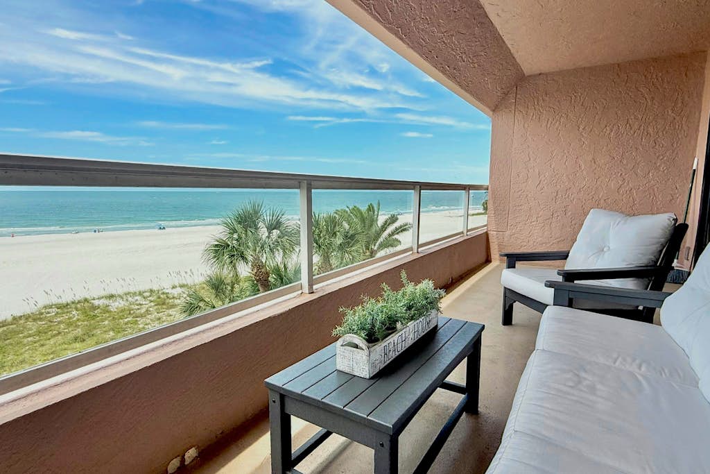 Condo in Clearwater property photo 4