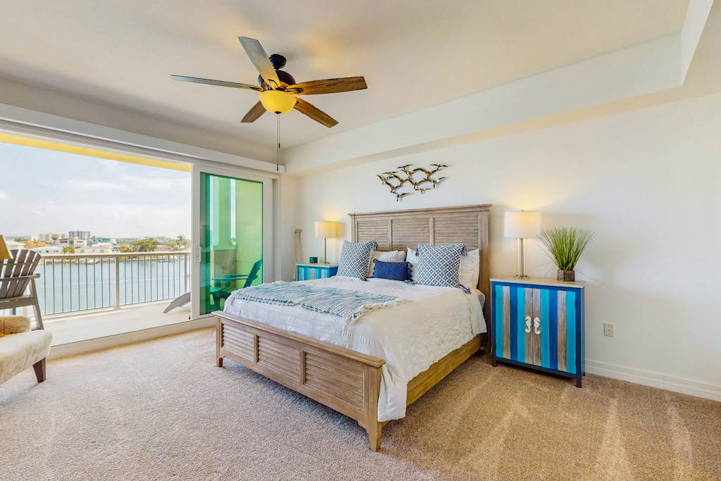 Condo in Clearwater Beach property photo 4