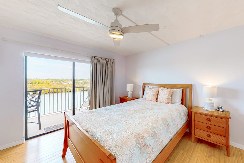 Condo in Indian Shores property photo 5