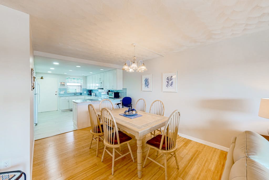 Condo in Indian Shores property photo 4