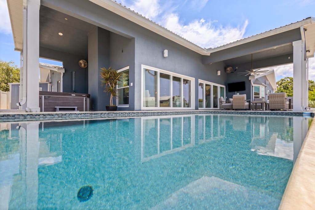Home in Largo property photo 1