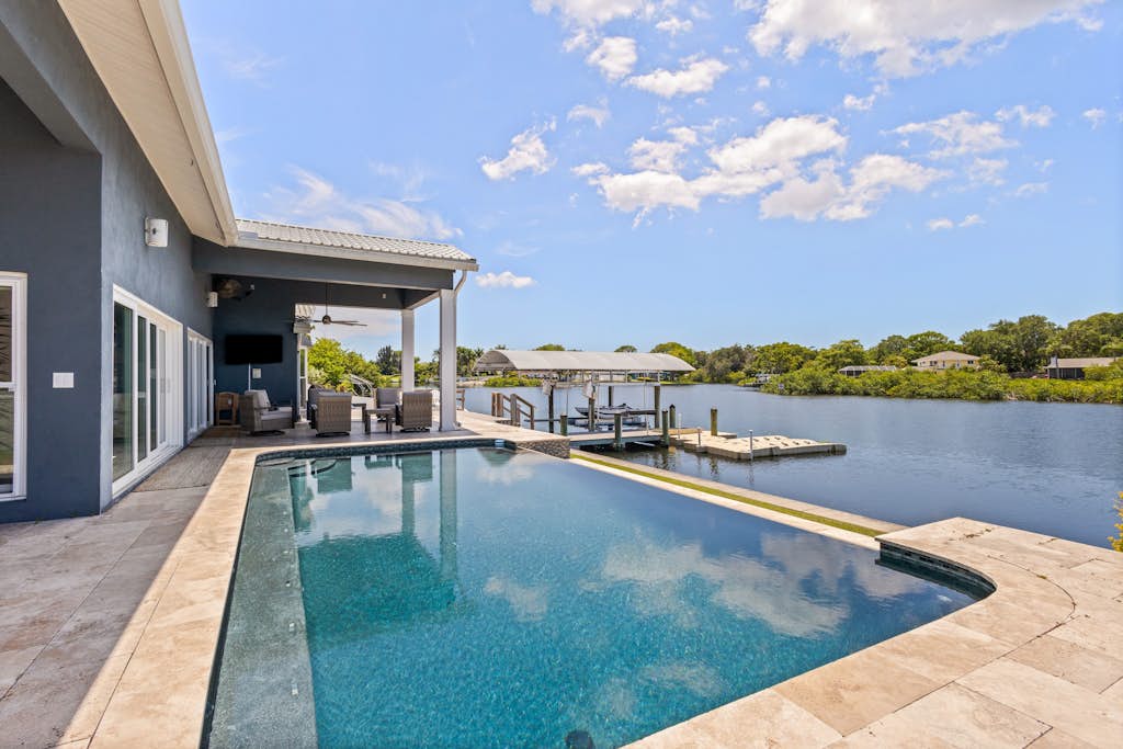 Home in Largo property photo 3