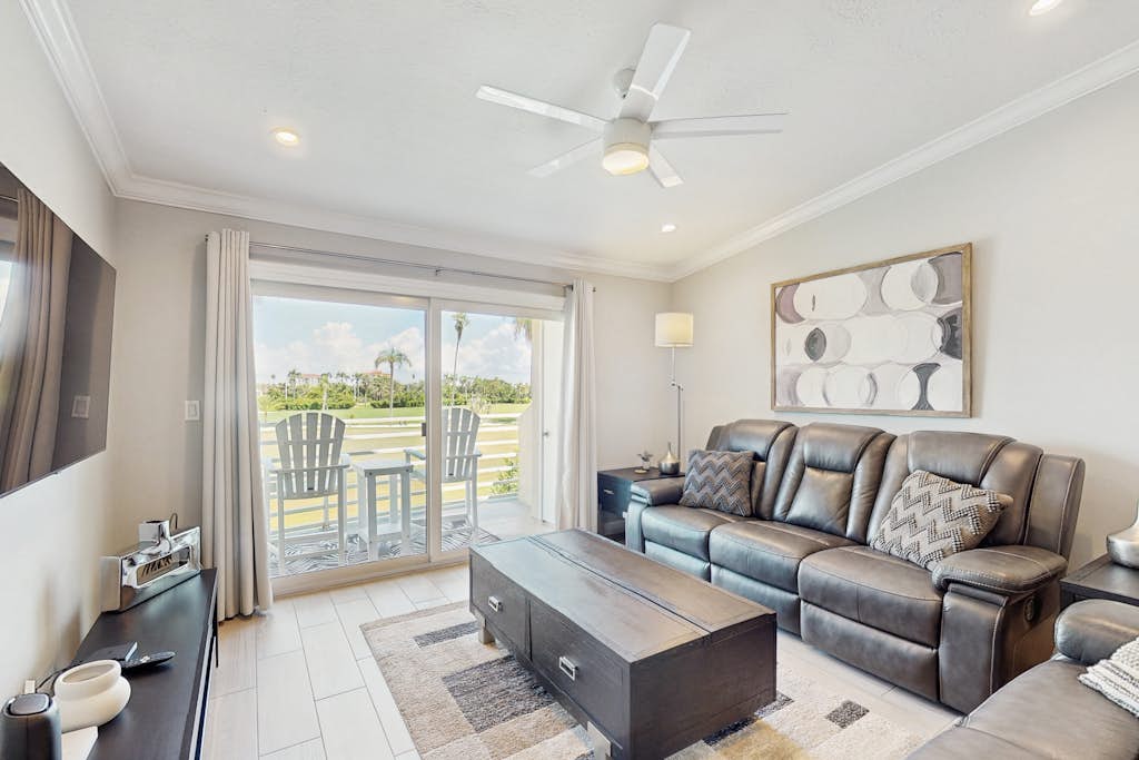 Condo in St. Petersburg property photo 1